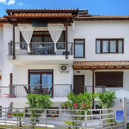 Armenos Elegance Apartment Ierissos